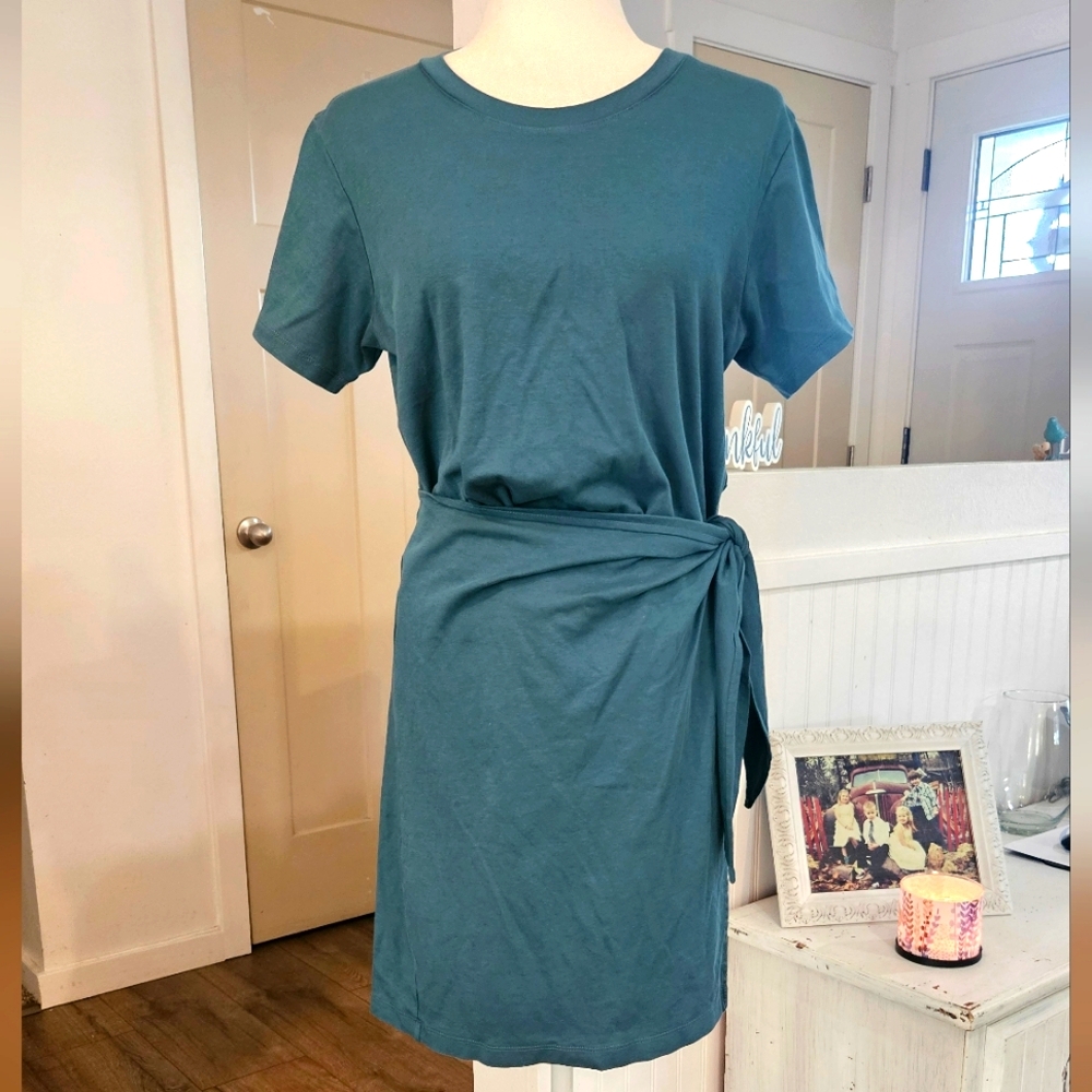 Worn Once - VINCE - Wonderful Teal Tee Shirt Style Wrap Dress - Size M